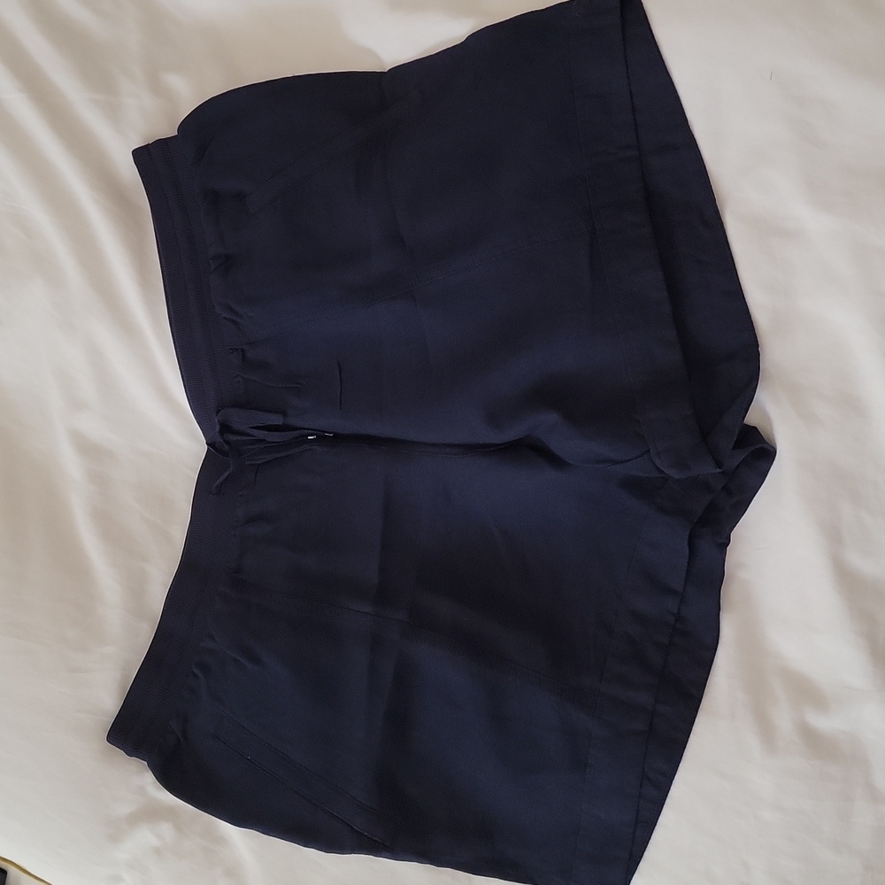 Lane Bryany navy blue shorts 18/20